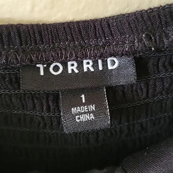 Torrid Black Peplum Rayon Crepe Embroidered Sleeve Blouse - Size 1X - Picture 7 of 9